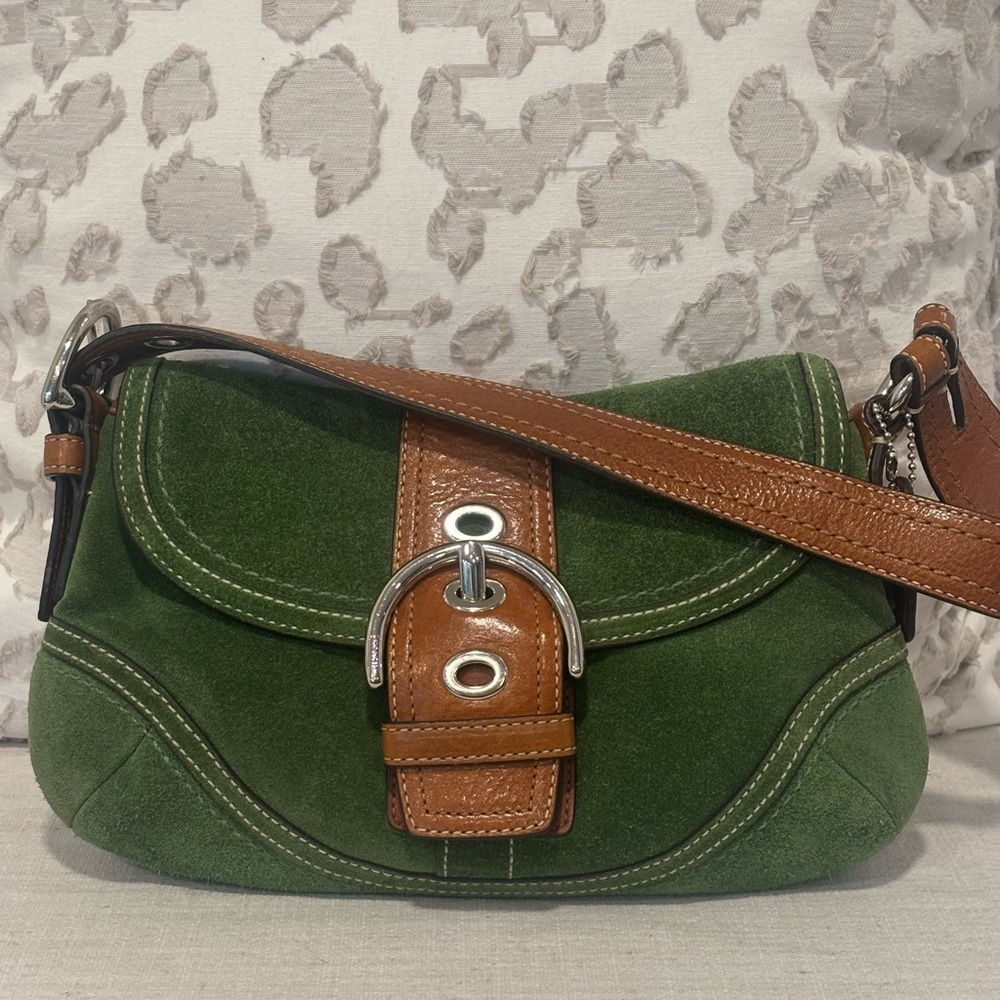 Authentic Y2K Rare Coach Soho Hobo Green Suede
Shoulder Bag F10917